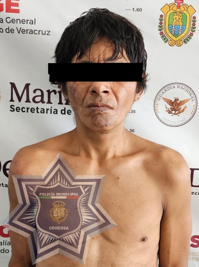 Ante reporte ciudadano policía municipal responde a detención de sujeto que alteraba el orden público