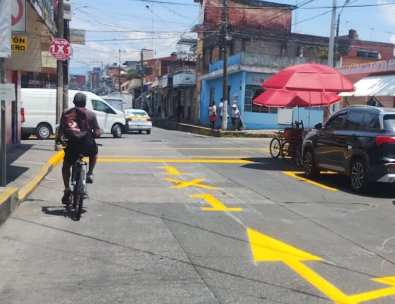 Realizan trabajos de balizamiento en nuevo crucero Uno por Uno