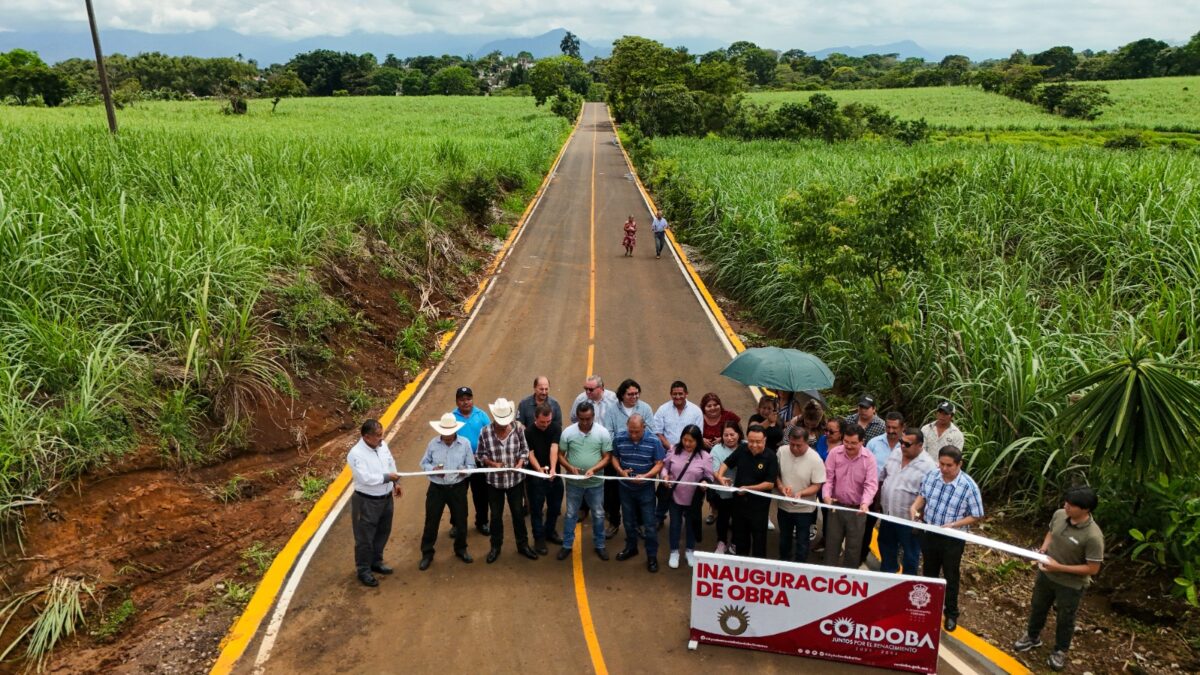 Entrega presidente Juan Martínez cuarta etapa de rehabilitación de camino de la localidad “El Porvenir a San Rafael Calería”
