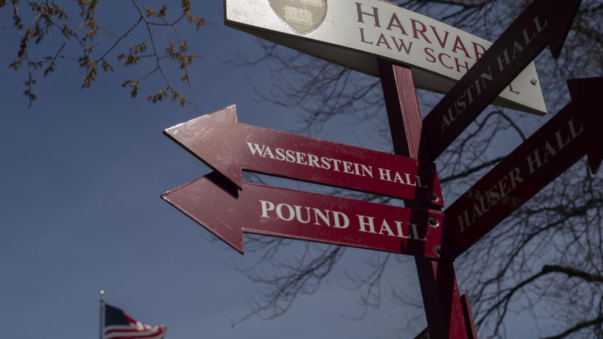 Trump revela un “posible” acuerdo con la Universidad de Harvard, tras meses de pugna