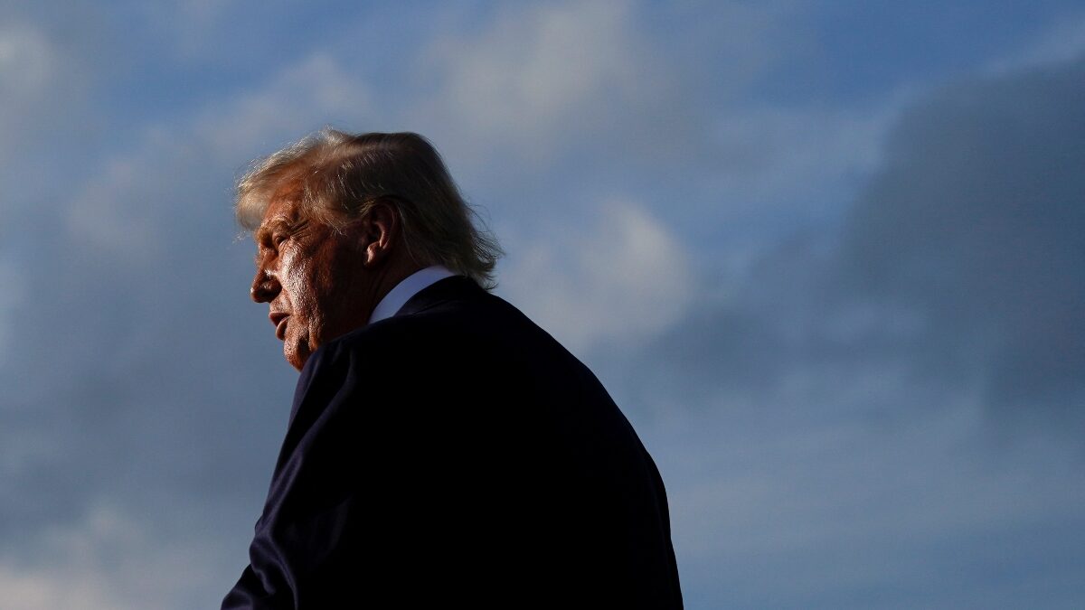Ahora Trump planea arancel del 10 % para países pequeños