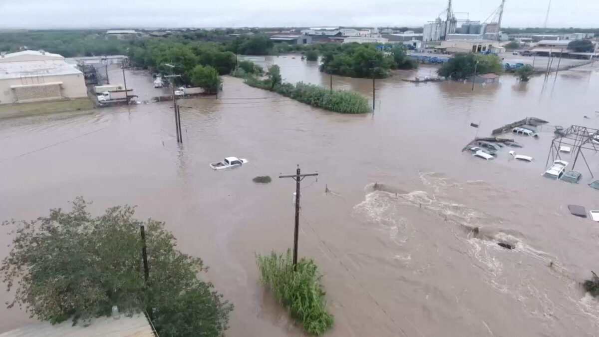 Ascienden a más de 90 los muertos por inundaciones en Texas: Casa Blanca 