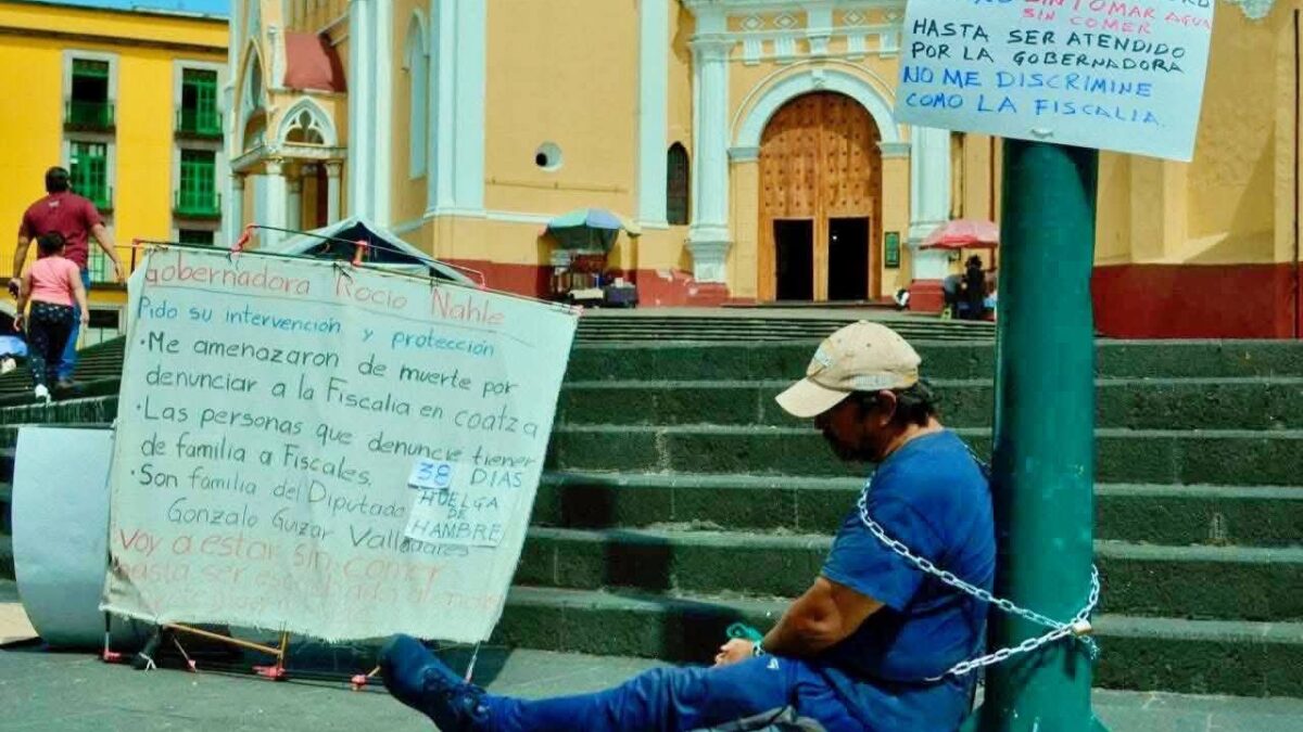 Muere Ricardo Ordóñez tras 38 días en huelga de hambre frente a Palacio de Gobierno en Veracruz