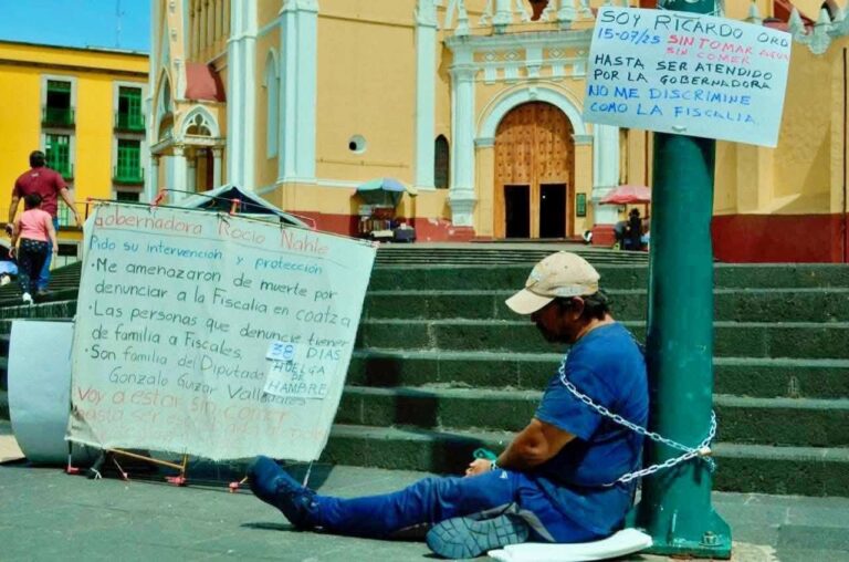 Muere Ricardo Ordóñez tras 38 días en huelga de hambre frente a Palacio de Gobierno en Veracruz