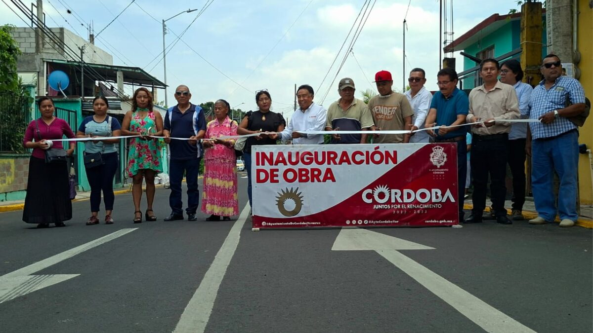 Rehabilitan principales vías de comunicación vial en las colonias Colorines, Fredepo y Nuevo Toxpan