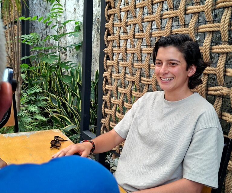 Visita ex futbolista profesional Gloria Narváez instalaciones de Seven del Complejo Deportivo El Mexicano