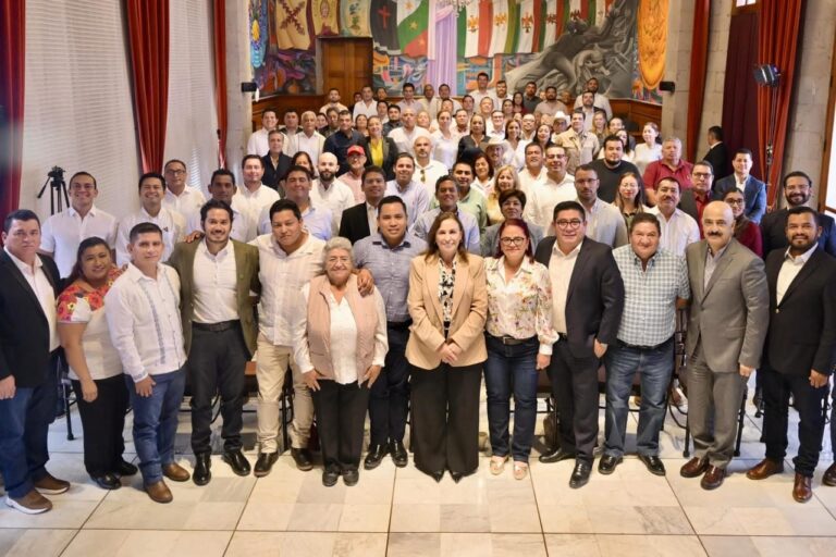 Gobernadora Rocío Nahle se reúne con alcaldes electos y refrenda apoyo total