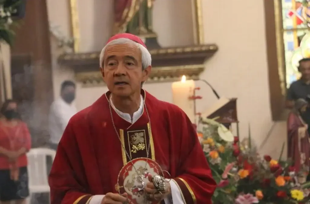 ‘TikTok e Instagram promueven indiferencia, desinterés y el me valen los problemas’: Arzobispo de Xalapa