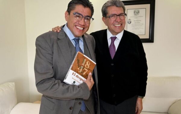 Monreal bajo fuego “amigo” que denuncia cacicazgo y negociación con reforma electoral