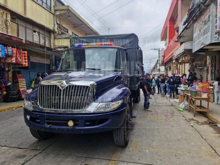 OPERATIVO EN MERCADO REVOLUCIÓN