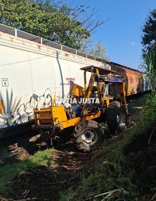 UN BOLILLO PARA EL SUSTO, TREN CARGUERO AMBISTE ALZADORA DE CAÑA EN LA PATRONA