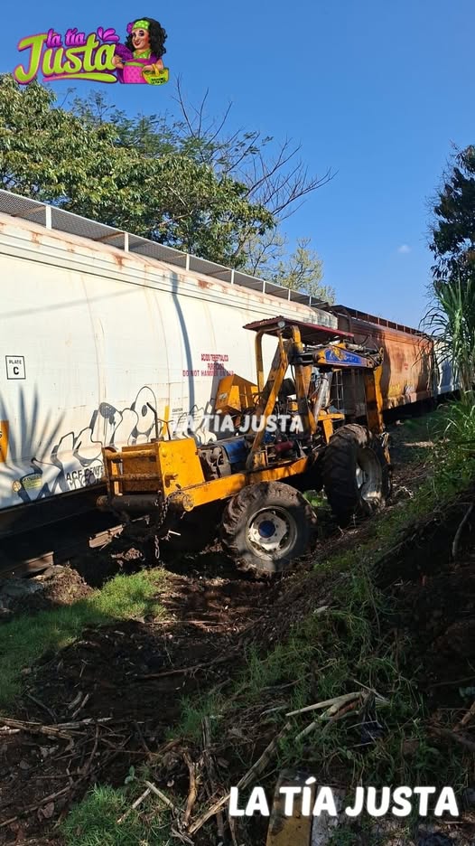 UN BOLILLO PARA EL SUSTO, TREN CARGUERO AMBISTE ALZADORA DE CAÑA EN LA PATRONA