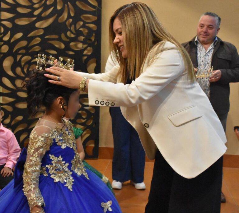 CORONAN A REYES Y PRINCESAS DE LA PRIMAVERA EN EL CAIC “PASITOS” DE RÍO BLANCO