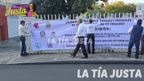 TRABAJADORES DE SALUD SE MANIFIESTAN EN ORIZABA; EXIGEN RESPETO A SUS DERECHOS LABORALES