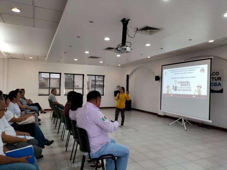 Capacitan a empresas y comercios en manejo de residuos sólidos