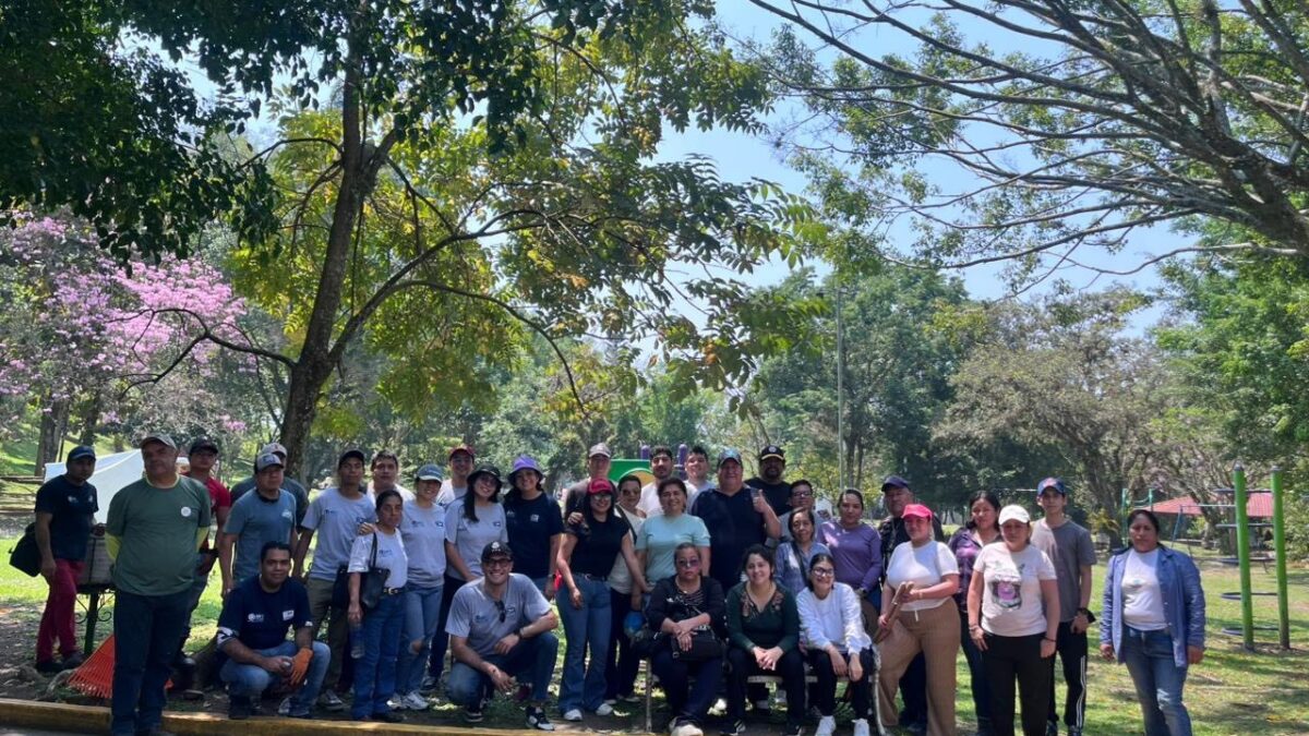 Realizan jornada de limpieza y mantenimiento en la Alameda Murillo Vidal