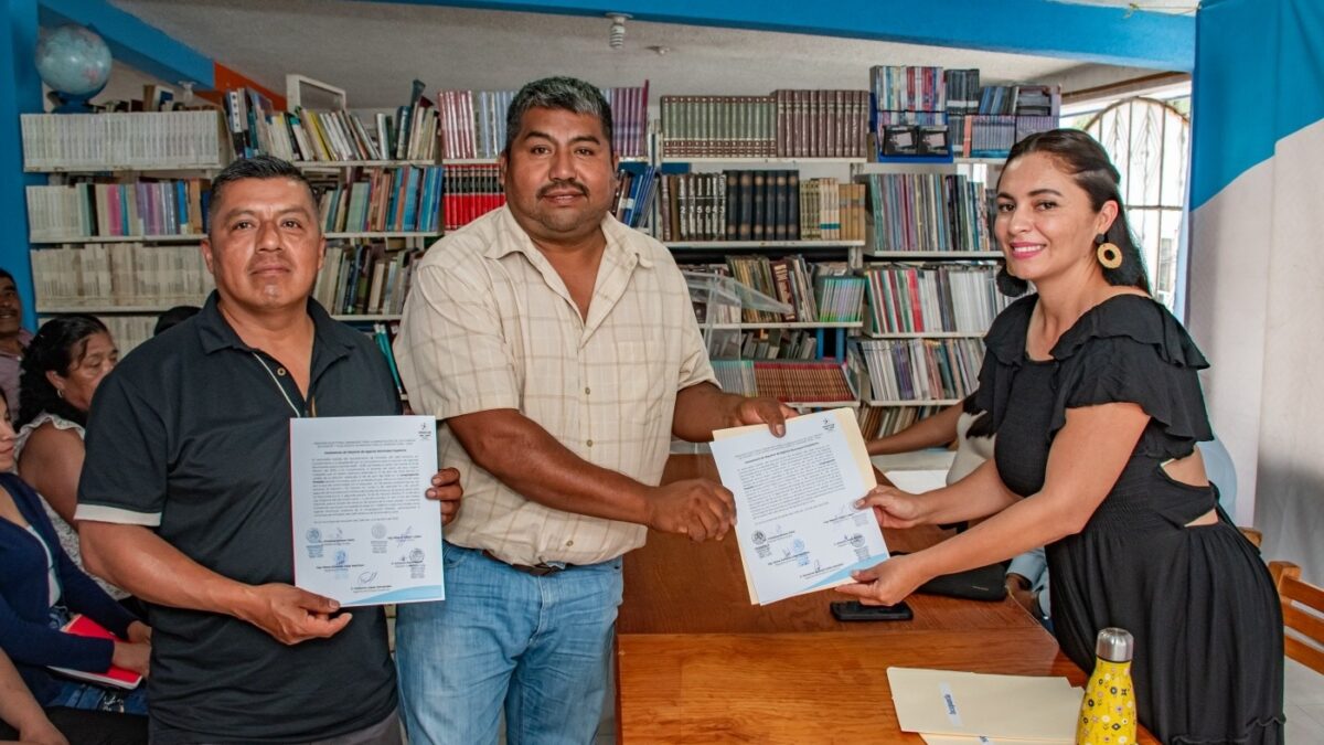 ENTREGAN CONSTANCIAS A NUEVOS AGENTES EN IXHUATLÁN DEL CAFÉ