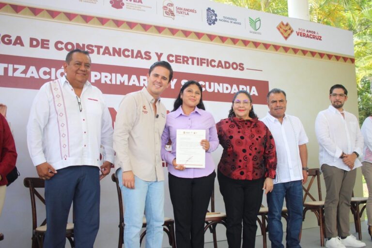 Avanza programa “Nunca es tarde para aprender” en San Andrés Tuxtla