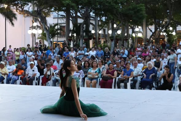 Tradición, cultura y diversión impulsan gran afluencia turística en ciudad de Veracruz.
