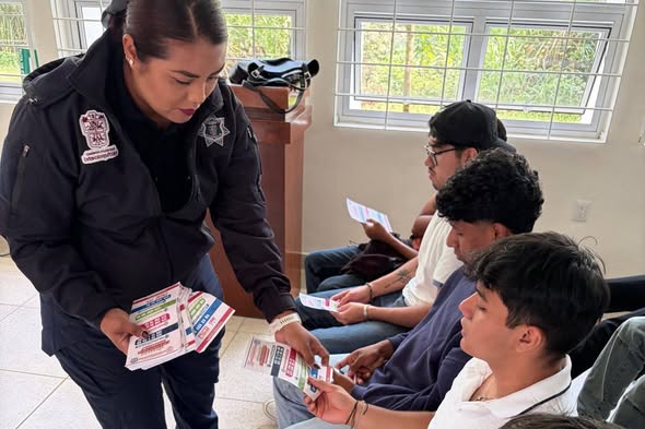 POLICÍA MUNICIPAL PROMUEVE CULTURA DE LA DENUNCIA ENTRE JÓVENES UNIVERSITARIOS