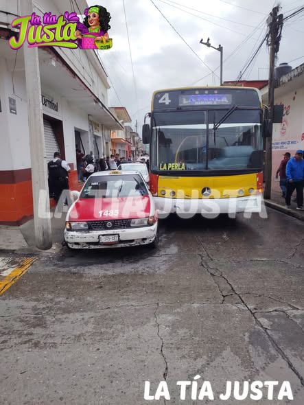PERSECUCIÓN POLICIAL TERMINA EN APARATOSO CHOQUE MÚLTIPLE