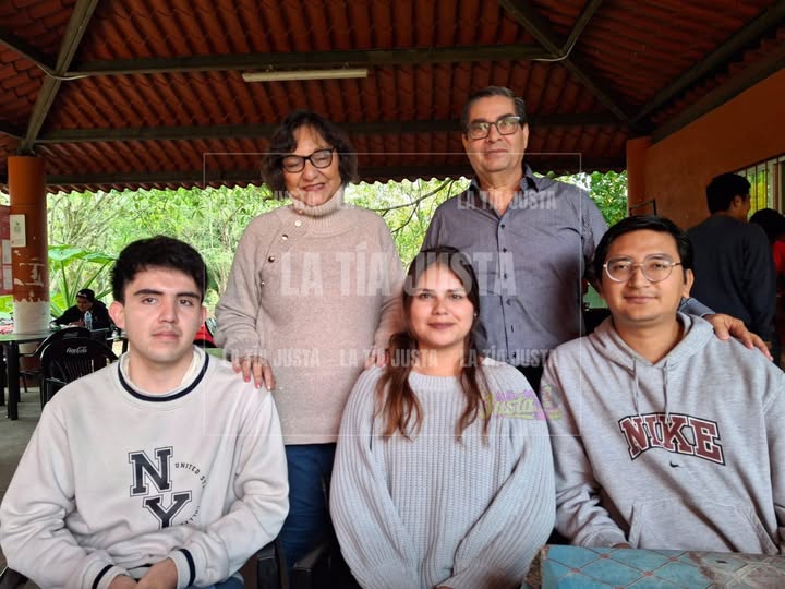 Ponen en alto a la UV; estudiantes de Arquitectura avanzan a final nacional