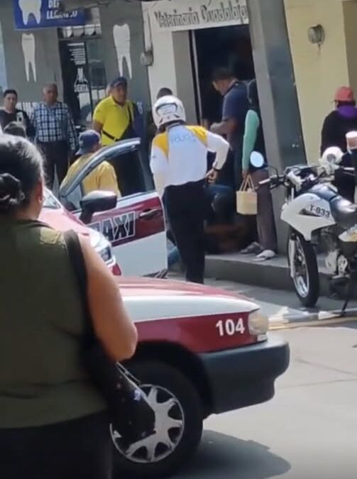 Viol3nta riña entre taxistas y chofer de autobús en pleno centro de Orizaba