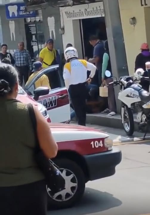 Viol3nta riña entre taxistas y chofer de autobús en pleno centro de Orizaba