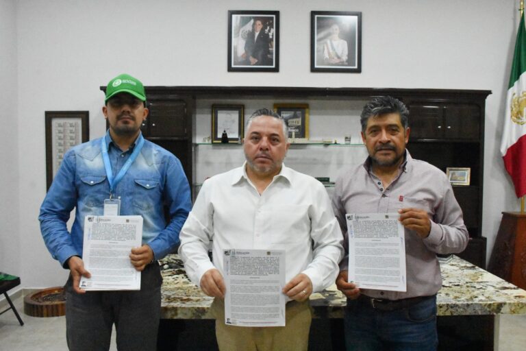 Río Blanco concreta alianzas educativas con Universidad del Bienestar y UNIVO