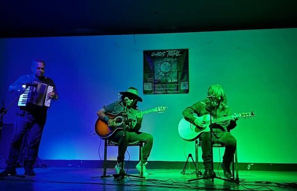 Caos Total cautiva a Fortín con una noche de Rock, Blues y más, en la Casa de Cultura