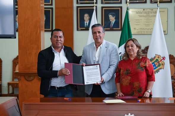 Ayuntamiento firma convenios con instituciones educativas; estudiantes podrán realizar prácticas y servicio social en la administración 2026-29