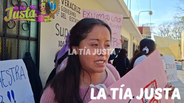 PADRES DE FAMILIA PROTESTAN EN SUPERVISIÓN ESCOLAR DE CÓRDOBA