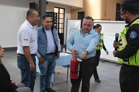 CAPACITAN A PERSONAL DEL AYUNTAMIENTO DE RÍO BLANCO EN SIMULACROS DE EVACUACIÓN RUMBO AL SIMULACRO NACIONAL DE MAYO