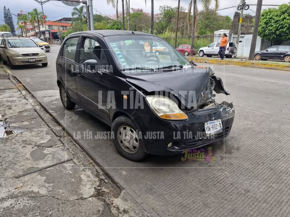 CHOCAN EN BULEVAR 5 DE MAYO