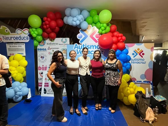 Personal del Centro de Tecnología Adaptada fortalece su preparación en Congreso sobre Autismo*