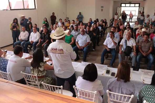 LISTOS PARA SERVIR: AGENTES Y SUBAGENTES MUNICIPALES RECIBEN CONSTANCIAS.