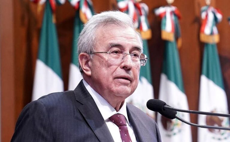 SRE confirma solicitud de extradición de Rubén Rocha a EE.UU.; la turnó a la FGR