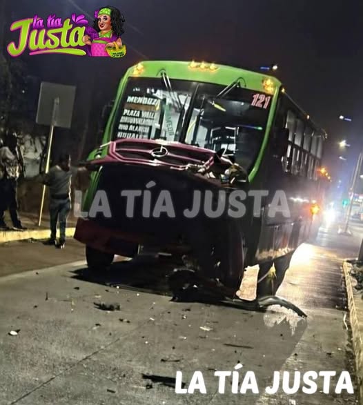 Doble accidente deja lesionados y complicaciones en el tráfico