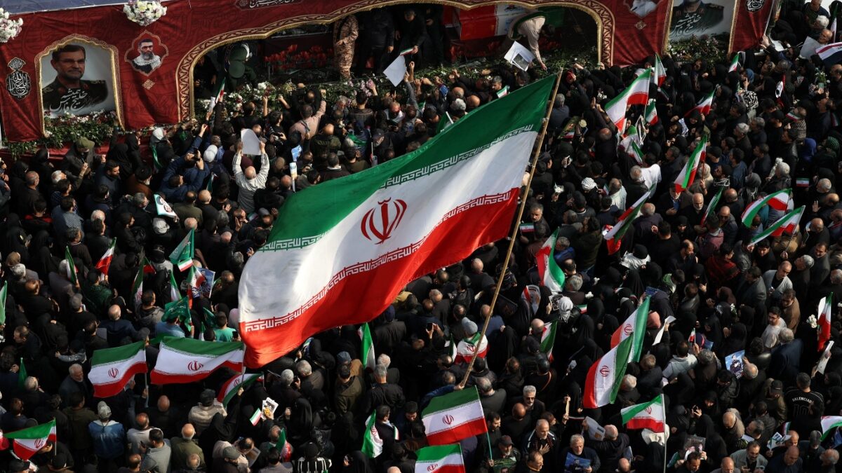 Irán califica de ‘inútil’ y ‘estúpido’ ultimátum de Trump y amenaza de ataques ‘devastadores’