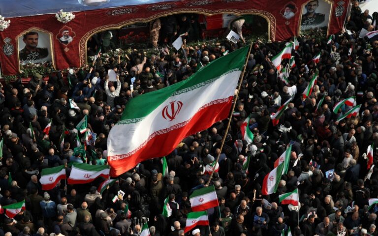 Irán califica de ‘inútil’ y ‘estúpido’ ultimátum de Trump y amenaza de ataques ‘devastadores’