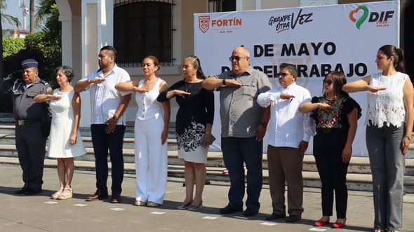 Fortín conmemora el Día del Trabajo con acto cívico
