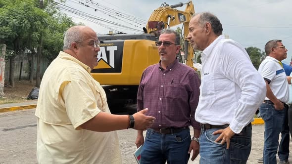 Supervisa alcalde con Ferromex, zona de descarrilamiento. Liberan bulevar.