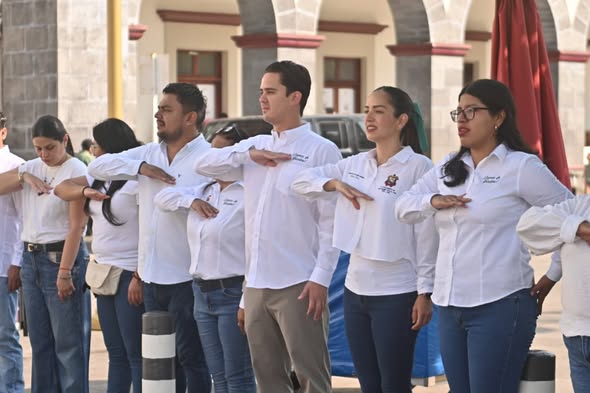 Reconoce Rafa Fararoni fuerza laboral de ciudadanas y ciudadanos de San Andrés Tuxtla.