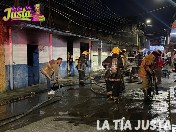 INCENDIO CONSUME PARTE DE CONSULTORIO DENTAL EN RÍO BLANCO