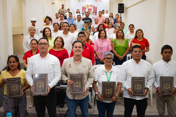 Inauguran primer foro regional “Por amor a las bibliotecas” en San Andrés Tuxtla.