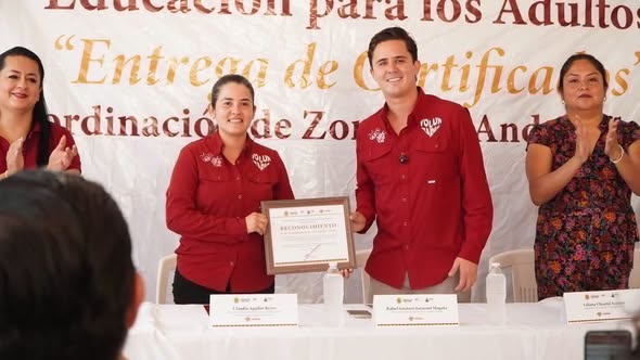Impulsa Gobierno Municipal la educación comunitaria en San Andrés Tuxtla