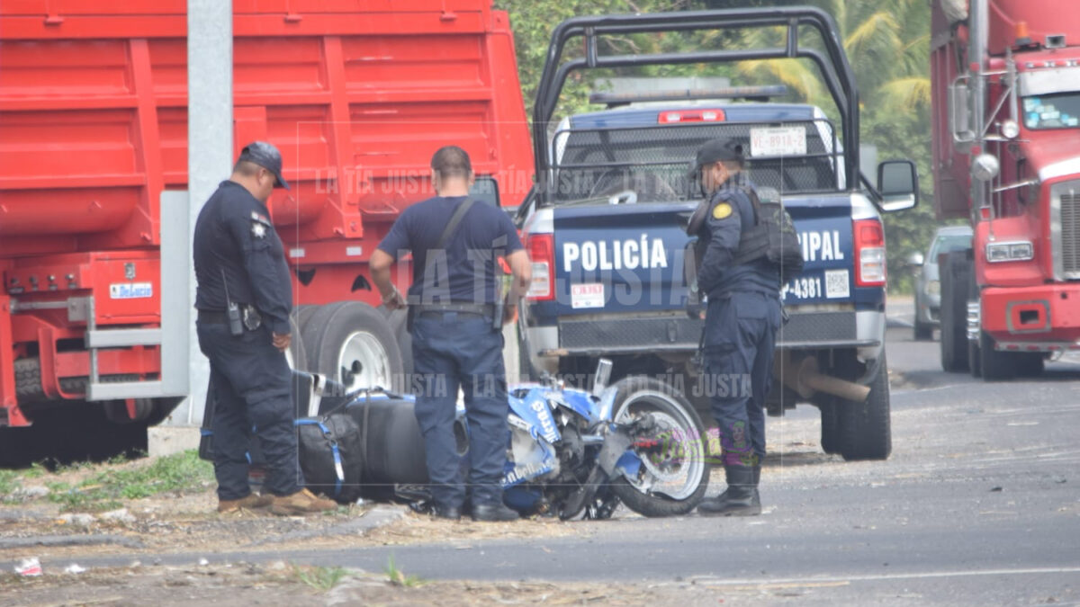 CHOCA CONTRA VEHÍCULO Y LO MANDA AL HOSPITAL