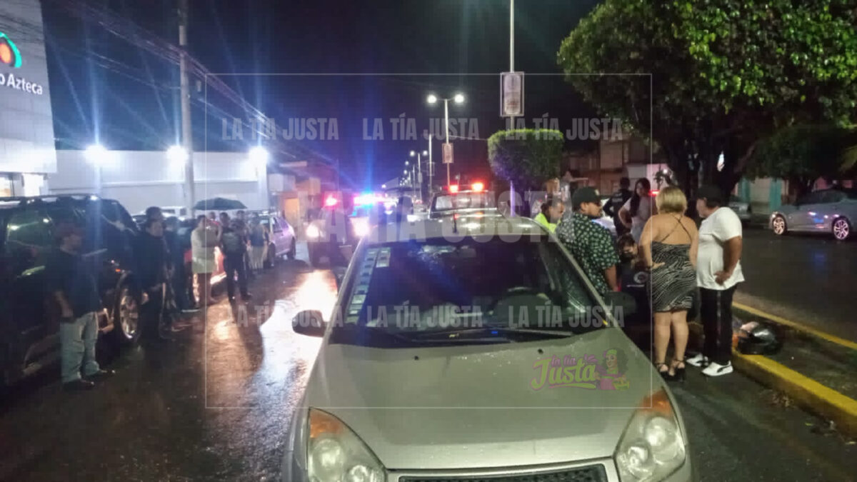 MOTOCICLISTA SE ESTAMPA CONTRA AUTOMÓVIL