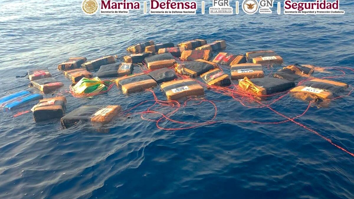 Marina intercepta más de dos toneladas de cocaína en el Pacífico | Video