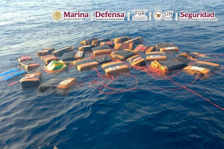 Marina intercepta más de dos toneladas de cocaína en el Pacífico | Video